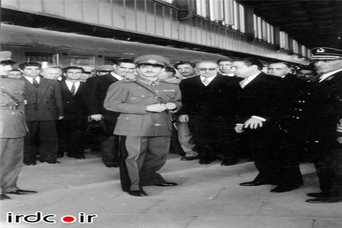 عکس/وقتی محمدرضا پهلوی سبیل گذاشته بود