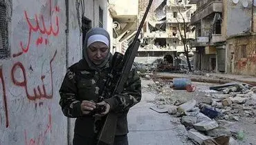 عکس: زن تک تیرانداز مخالف اسد/ حلب/ صلاح الدین
