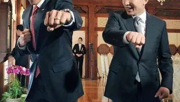 عکس/ اوباما در حال انجام حرکات رزمی