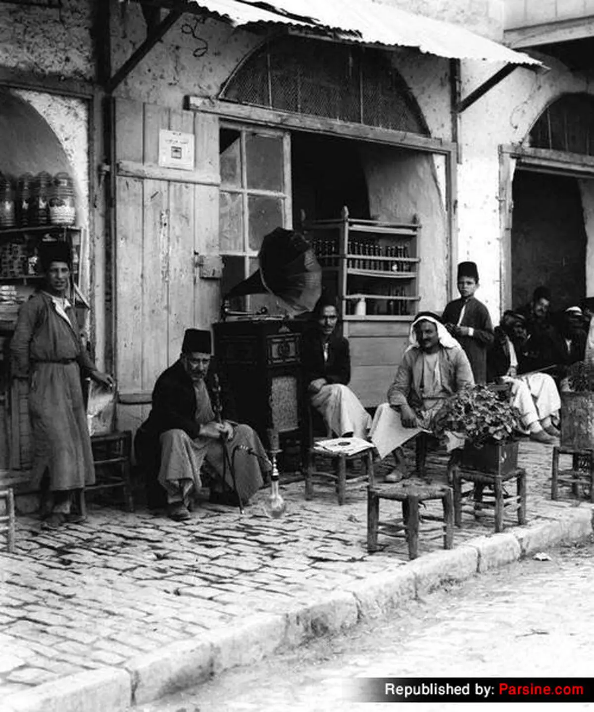 عکس: قهوه‌خانه‌ای در فلسطین 1900-1920