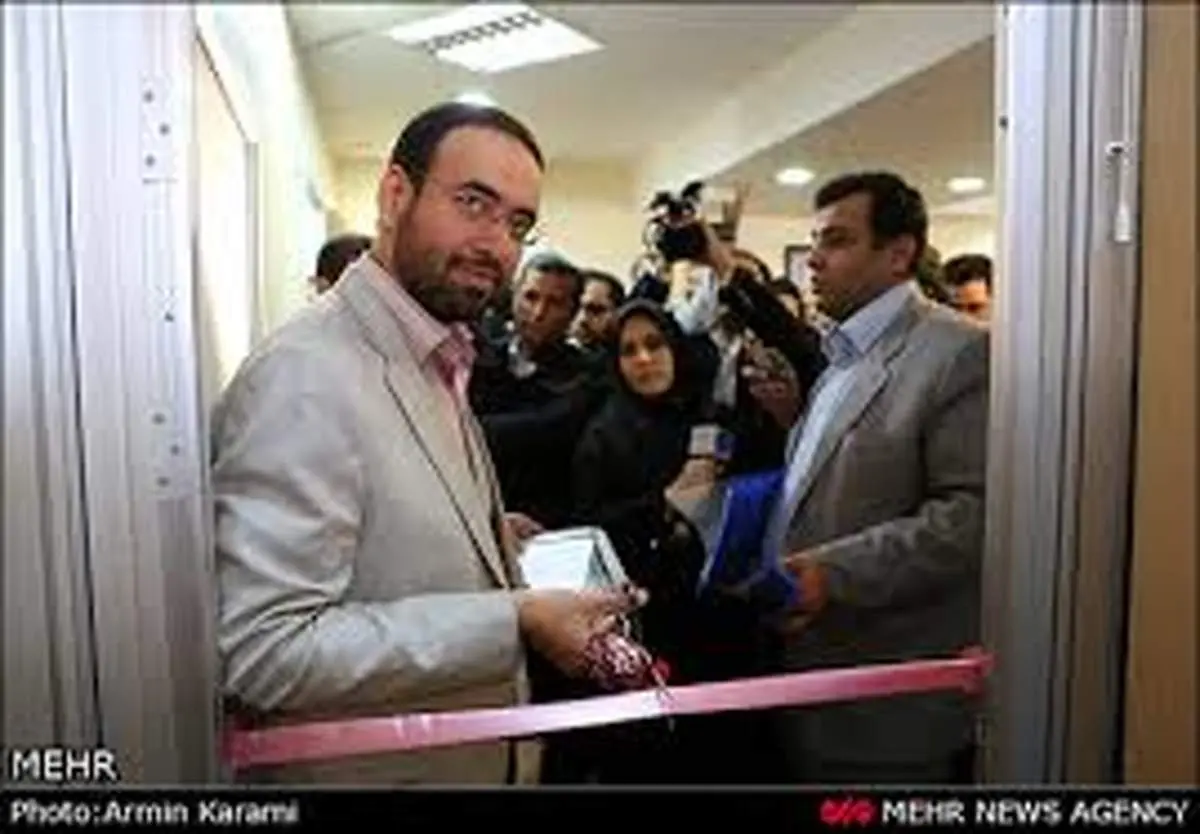 دعوای روزنامه دولت و مترو به توالت کشید+عکس