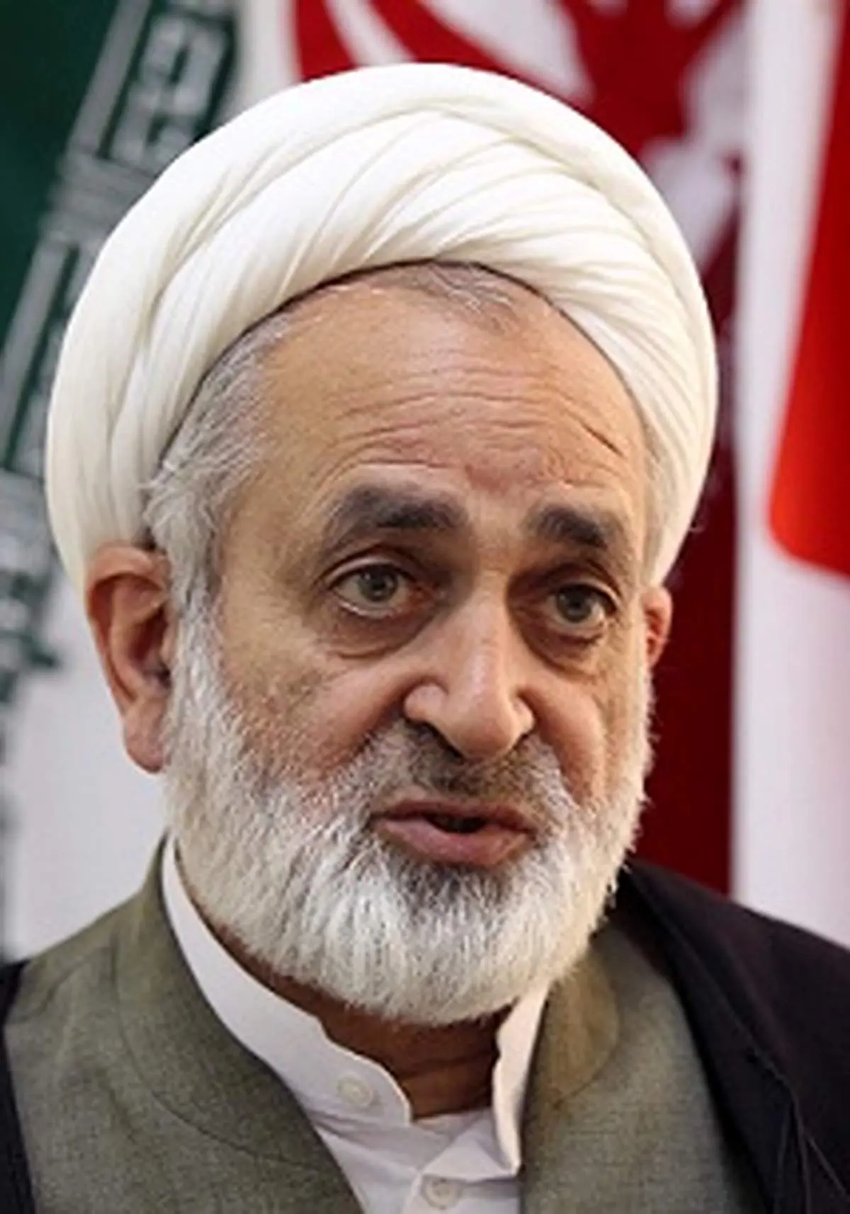 احمدی نژاد در مسیر مورد رضایت روحانیت حرکت نکرد/ سکوت می کنیم تا این چند ماه نیز بگذرد