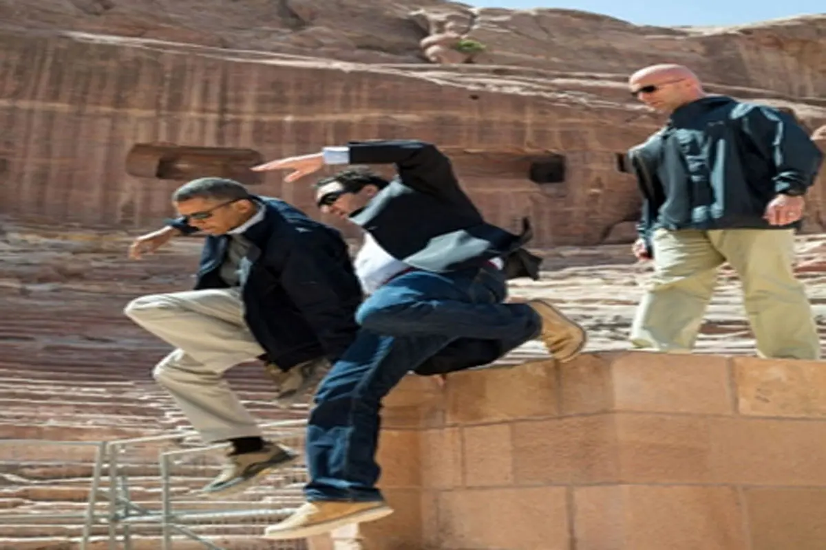 عکس/ پرش اوباما از دیواری در اردن