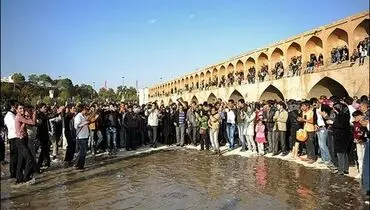 عکس/ جاري شدن دوباره زندگي در زاينده رود
