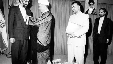 عکس/ نشان هاشمی بر سینه حدادعادل