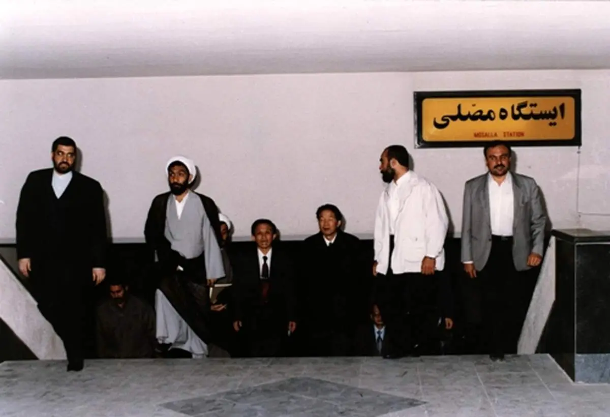 عکس/ بازدید مصطفی‌ پورمحمدی از متروی تهران