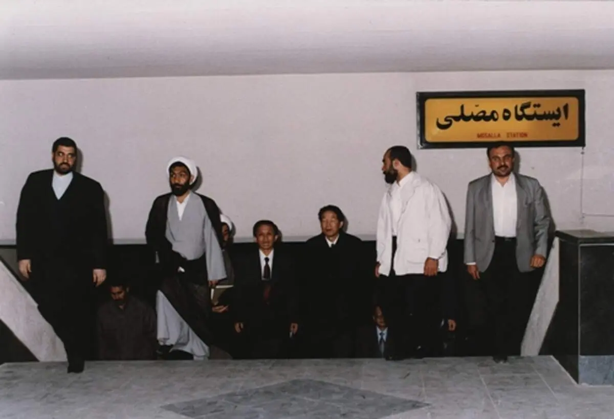 عکس/ بازدید مصطفی‌ پورمحمدی از متروی تهران