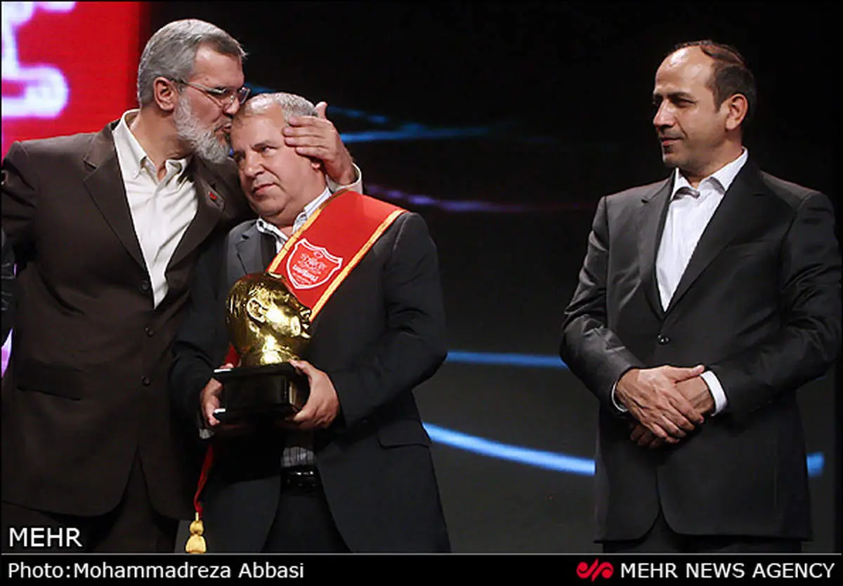 عکس/ بوسه سردار بر سر سلطان