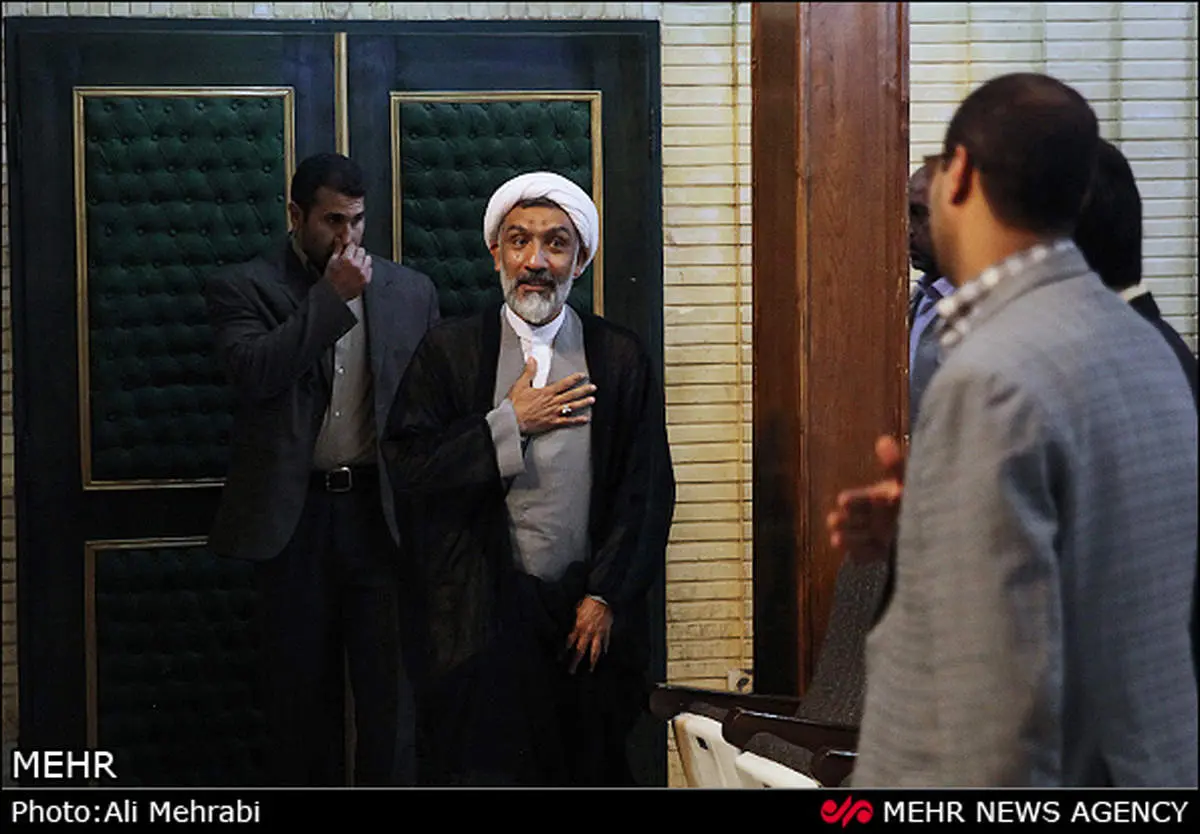 عکس/ خوش و بش پورمحمدی با دانشجویان