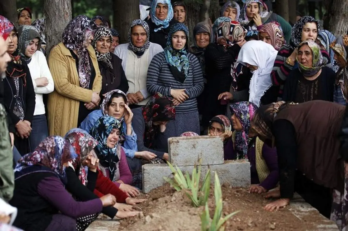 عکس/ دفن قربانیان حادثه تروریستی ترکیه