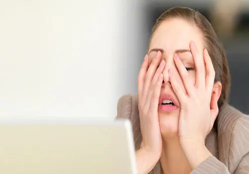 چرا استرس باعث میشود ما شکلات و شیرینی بخوریم