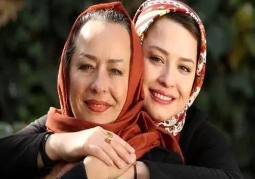 عکس مادردختری آزیتا حاجیان و مهراوه شریفی نیا