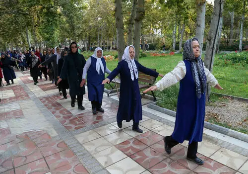 فیبر موجود در نان سالم به بهبود گوارش کمک می‌کند
