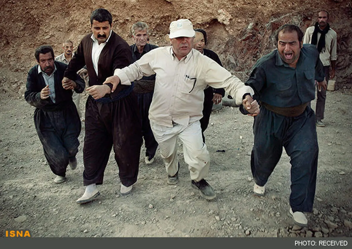 عکس/حاتمی کیا در حال رقص کردی