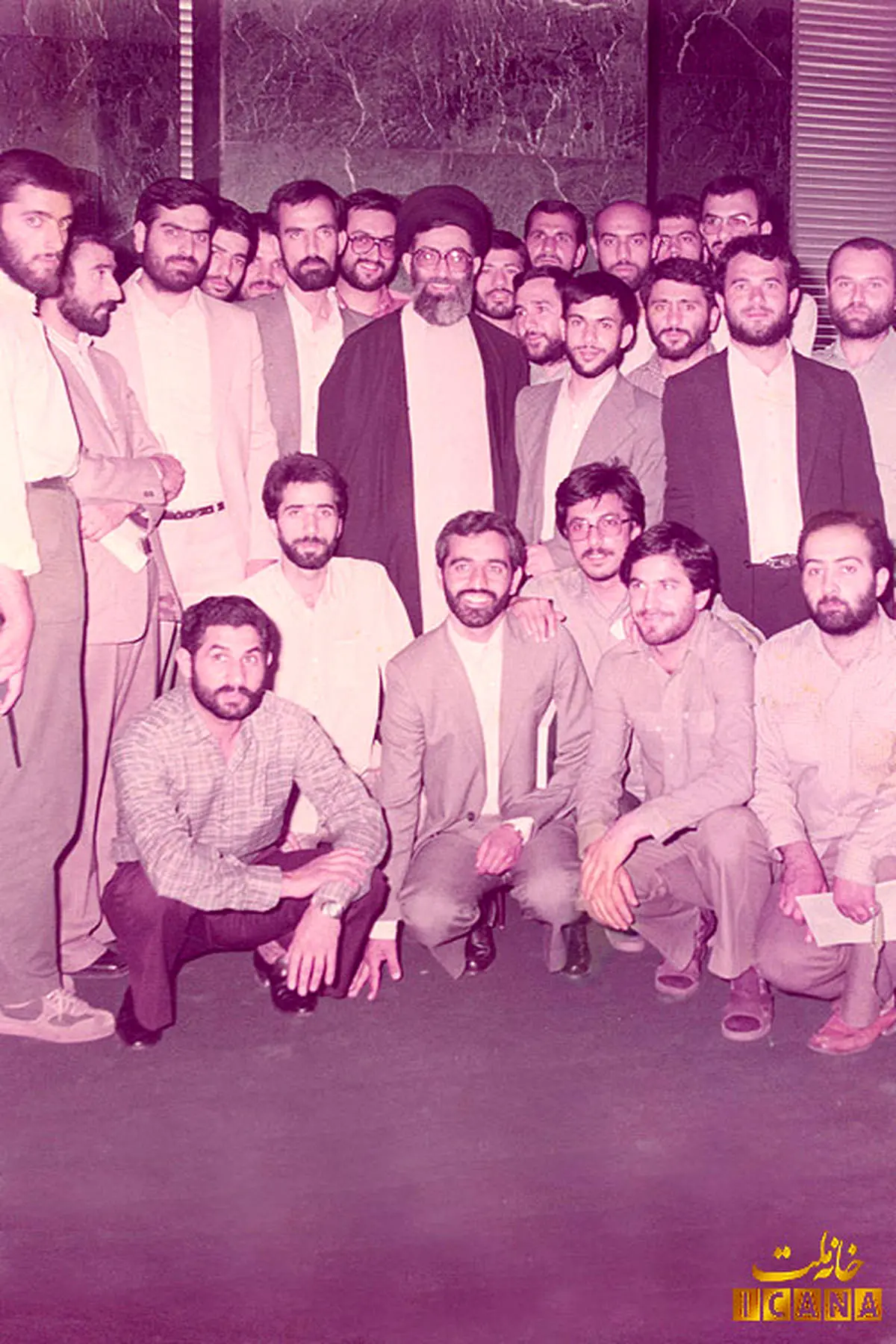 عکس یادگاری با رهبر معظم انقلاب