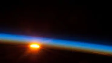 طلوع خورشید از نگاه فضانوردان