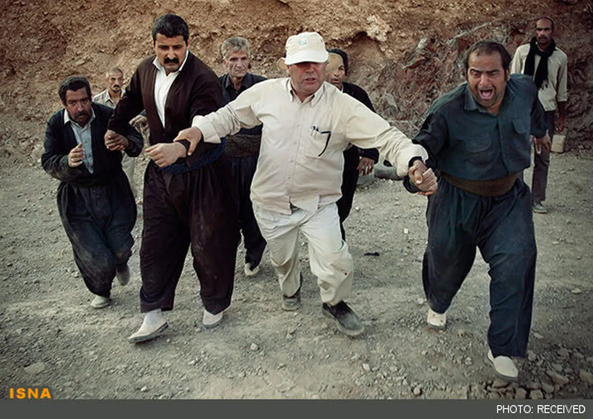 عکس/ بازیگردانی حاتمی کیا در پشت صحنه فیلم "چ"