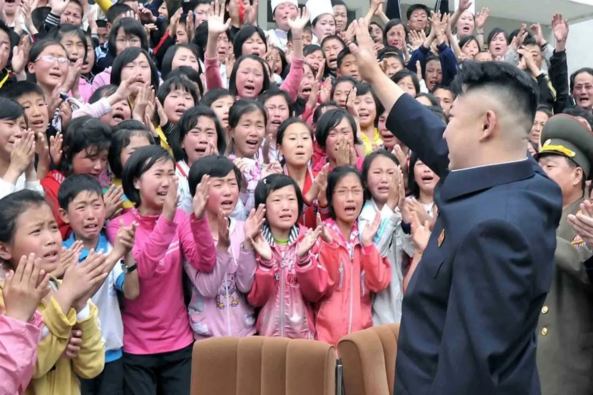 عکس/ گریه کودکان در دیدار با رهبر کره شمالی
