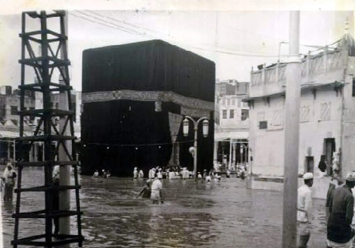 سیل در خانه خدا + عكس