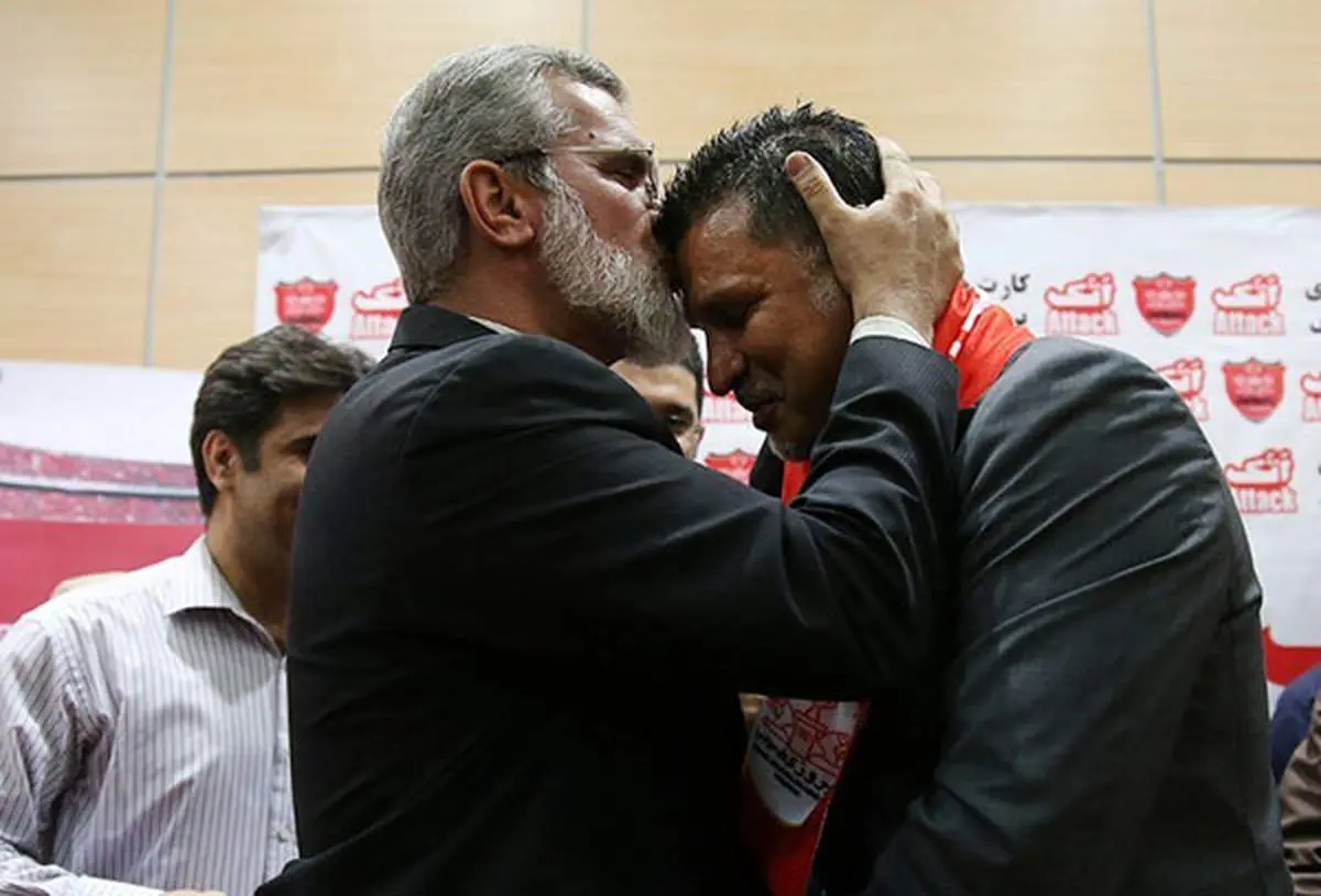 عکس/ بوسه رویانیان بر سر دایی