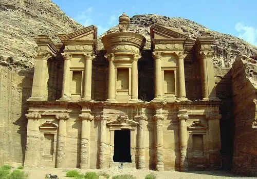 شهر گمشدۀ باستانی در 15 کیلومتری مرز ایران کشف شد + عکس
