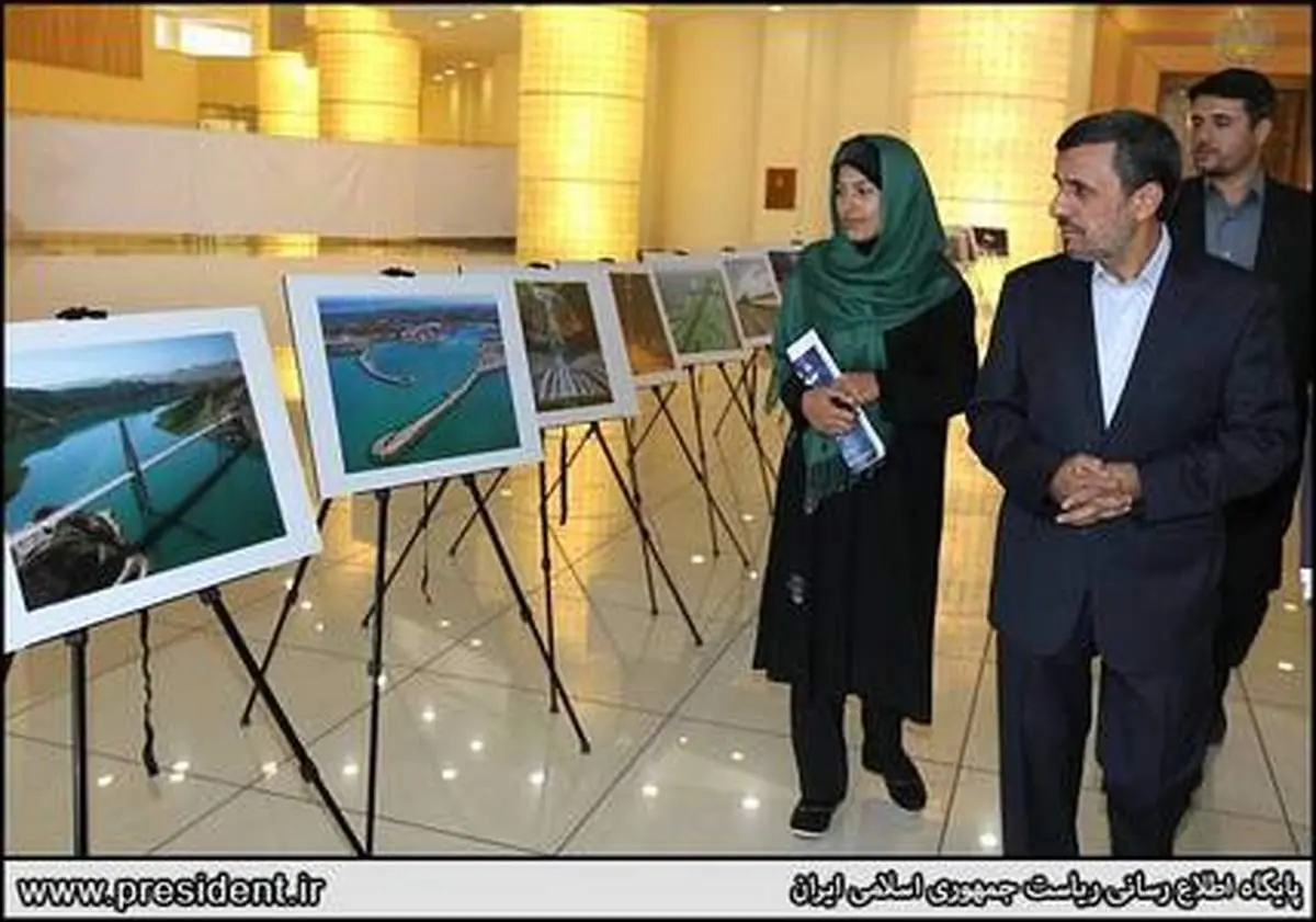 تصاویر/ احمدی نژاد در جشنواره بهاری‌ها