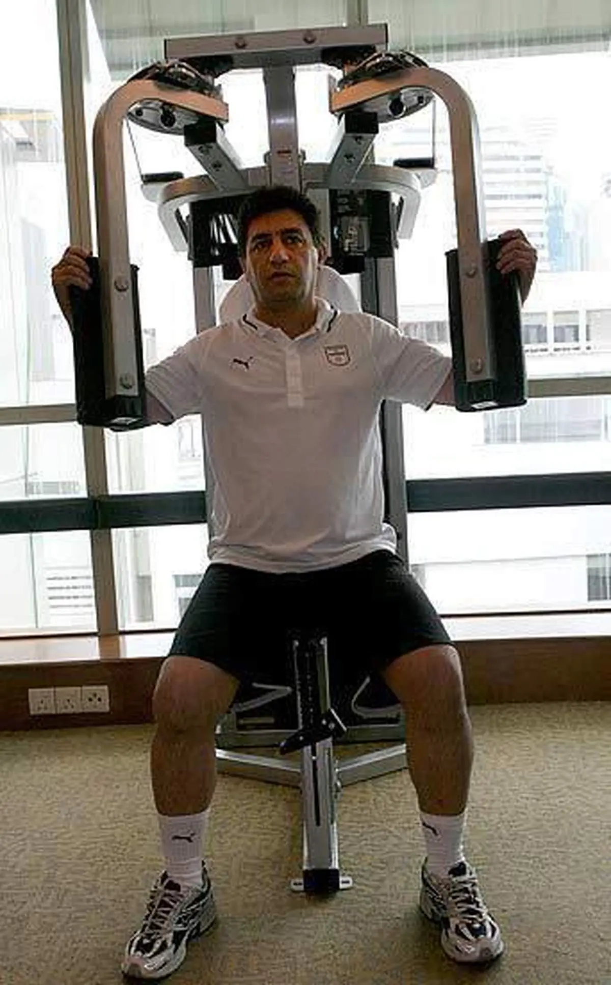 عکس/ امیر قلعه نویی در حال بدنسازی