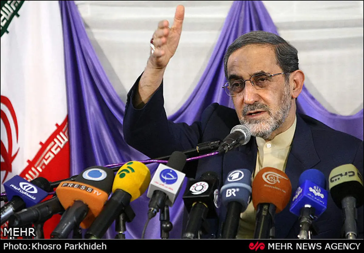 عکس/ احمدی نژاد در میان حامیان ولایتی