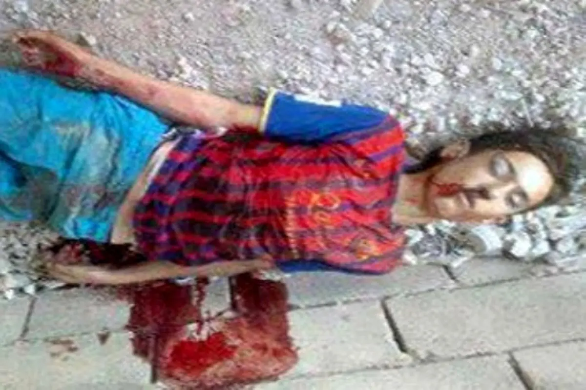 اعدام انقلابی کودک در برابر چشمان والدین!