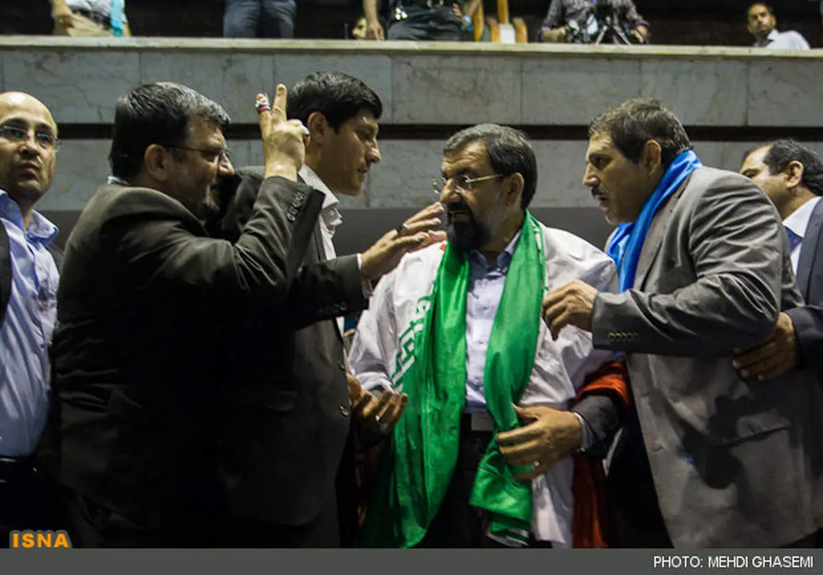 عکس/ علامتی که روح الامینی به رضایی نشان داد