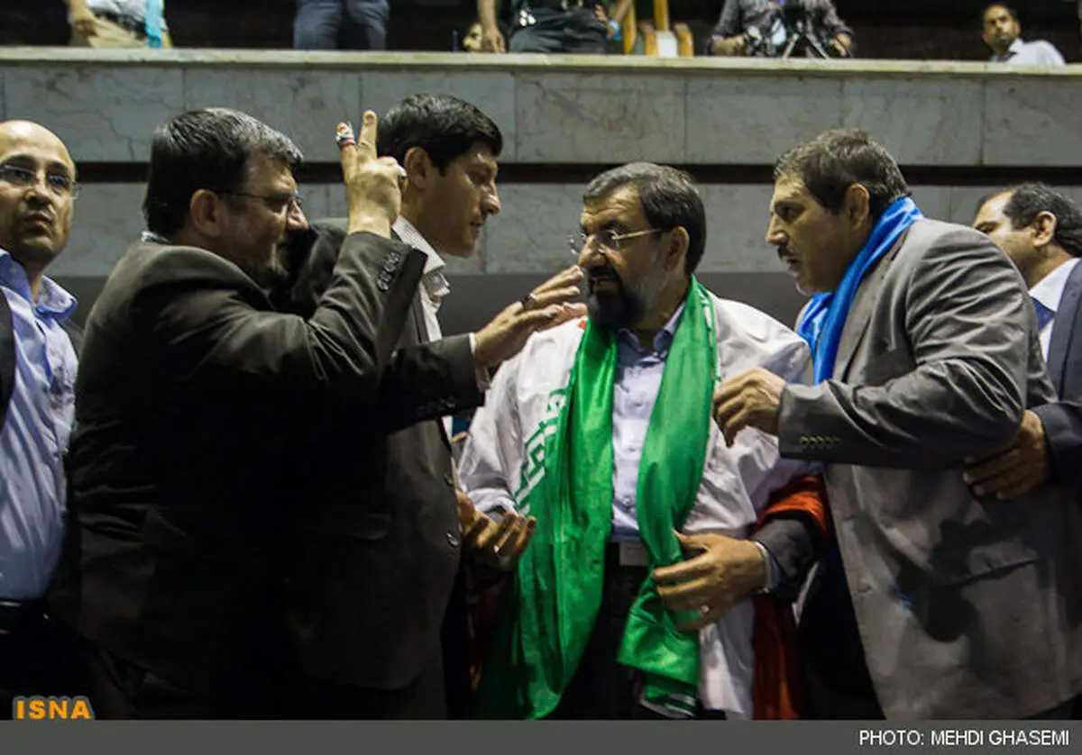 عکس/ علامتی که روح الامینی به رضایی نشان داد
