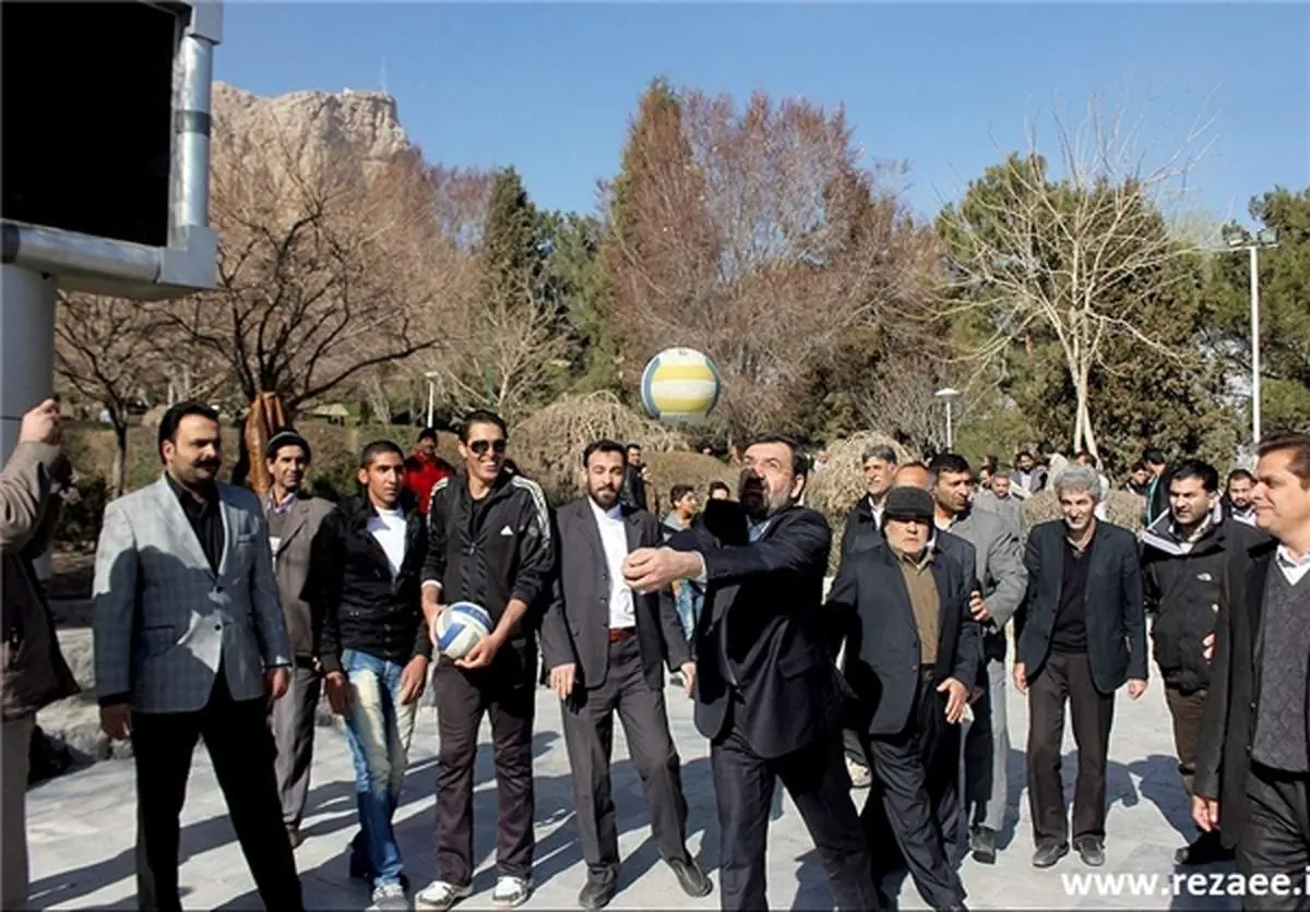 عکس/ وقتی محسن رضایی ساعد می زند!