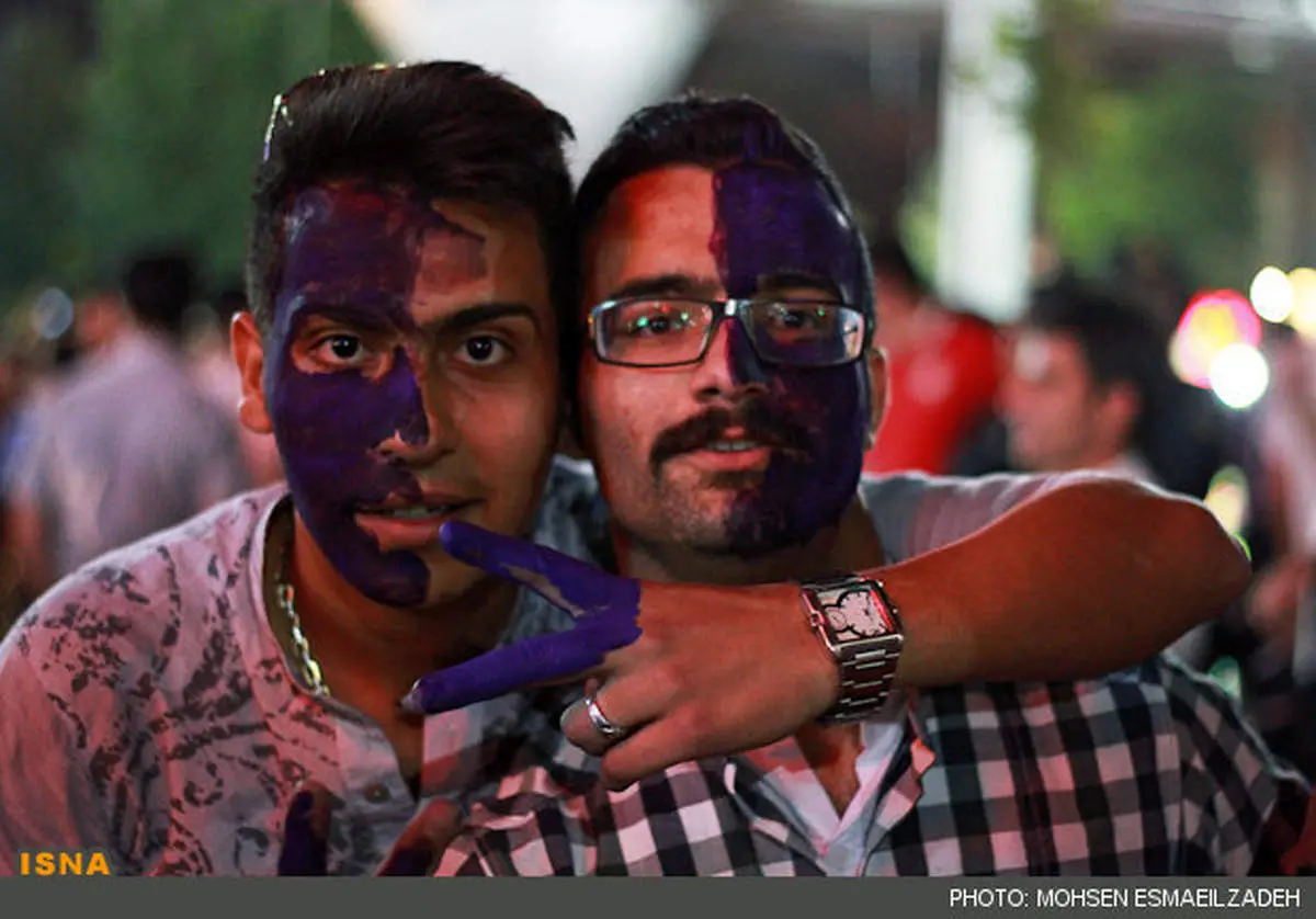 عکس/ صورت بنفش هواداران روحانی