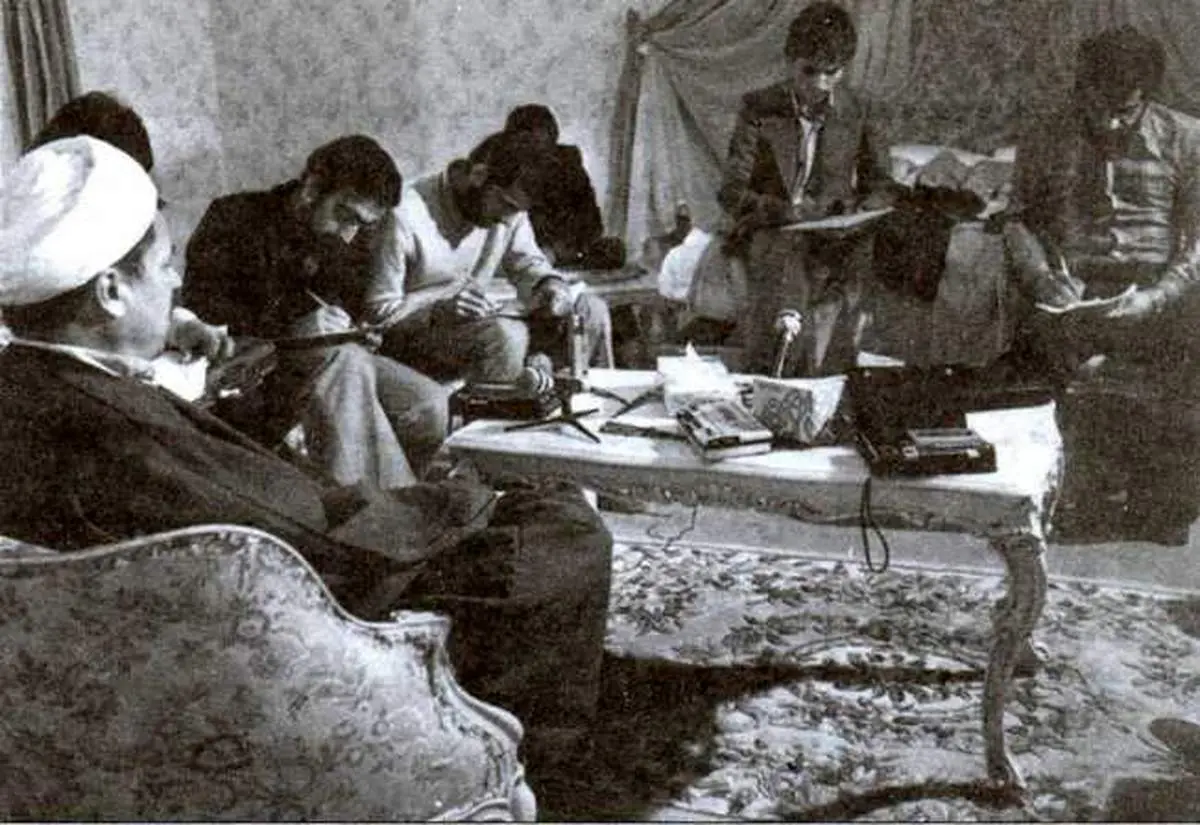 نشست خبری آیت الله هاشمی در سال 59 چگونه بود؟+ عکس