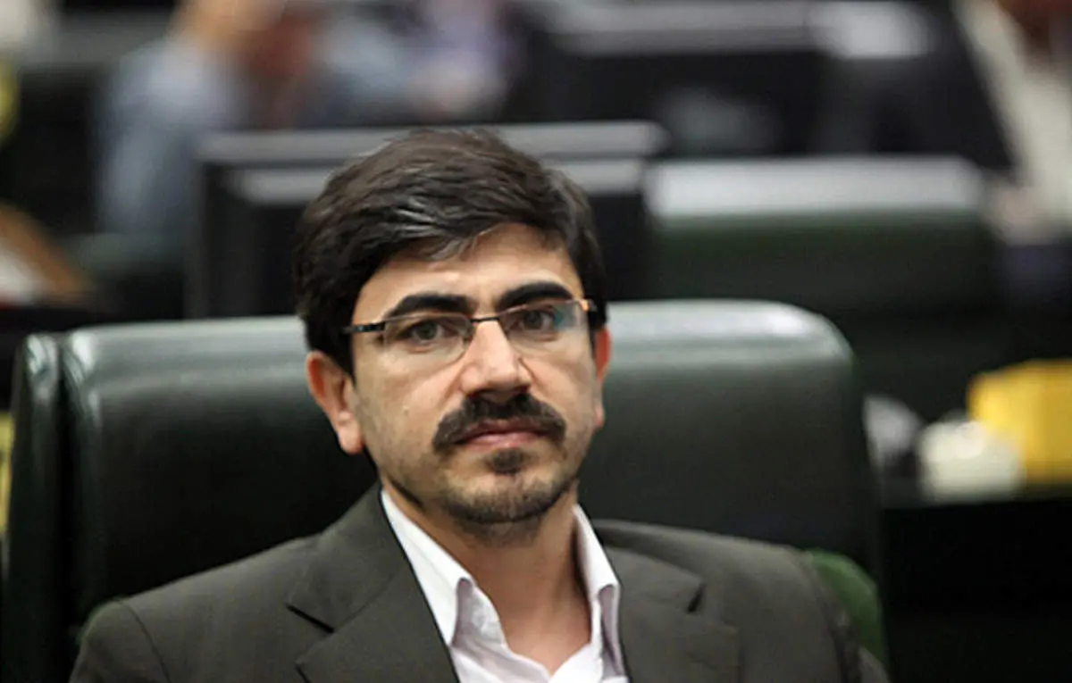 روحانی باید اعتماد مردم را بازسازی کند