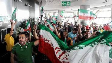 عکس/ تماشای فوتبال ایران در برج میلاد