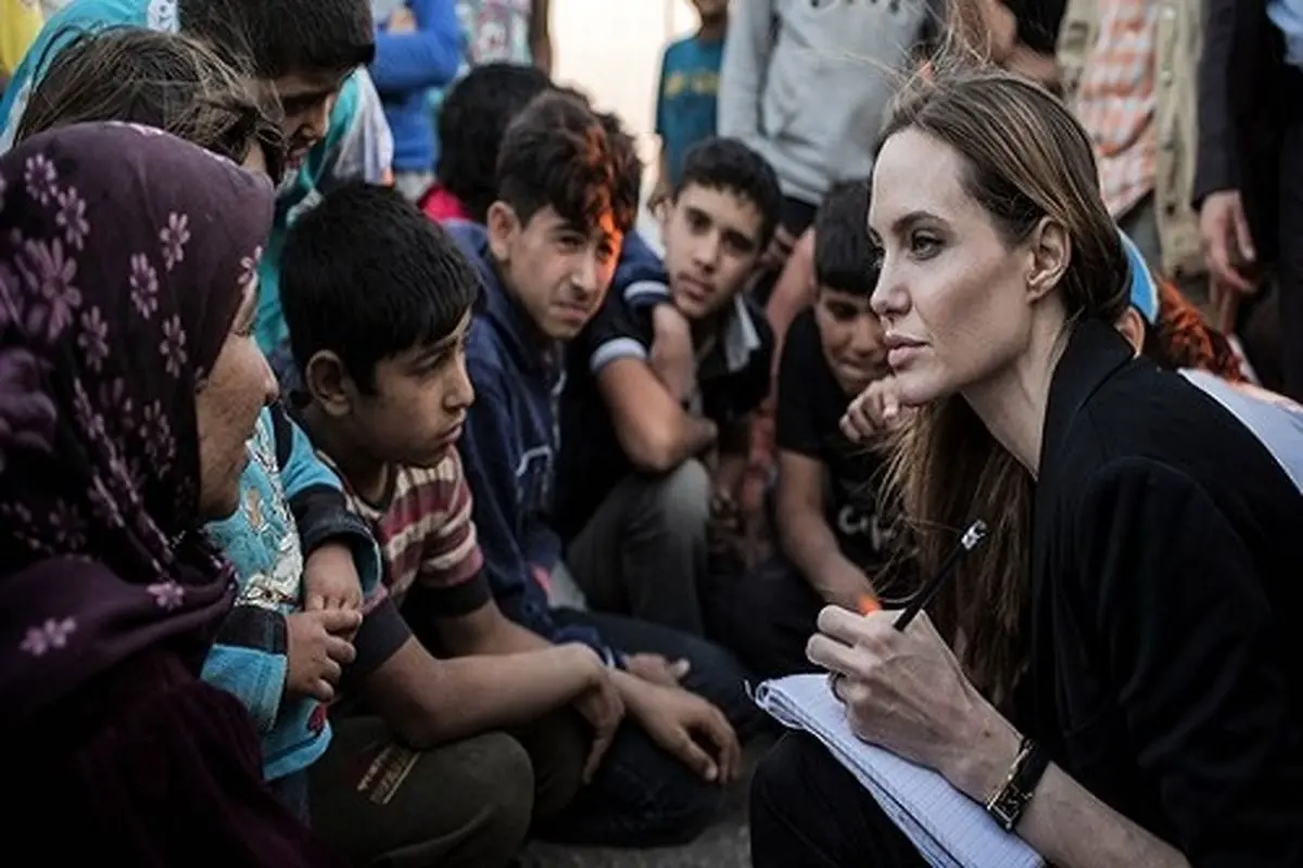 بازديد مجدد «آنجلينا جولي» از اردوگاه آوارگان سوري + عکس