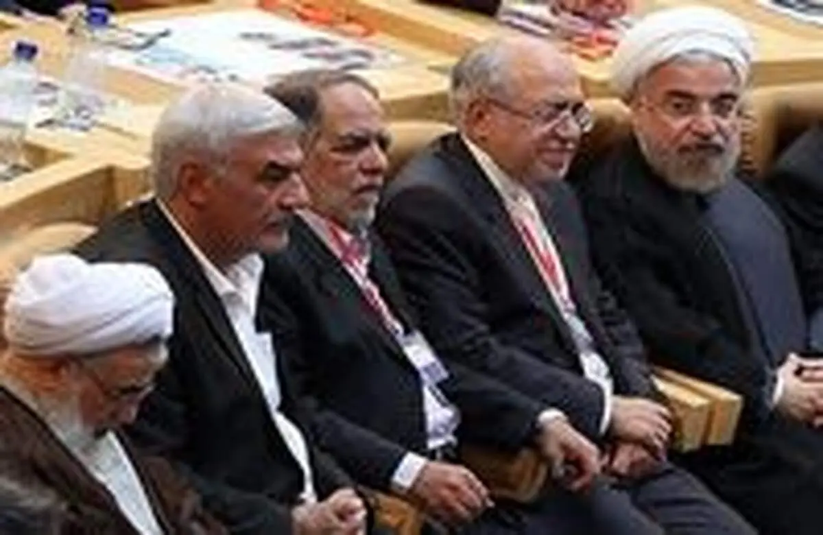 حضور بی دعوت فلاحیان در مراسم جشن ستادهای روحانی!