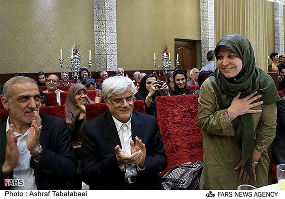 حواشی دیدار عارف با اعضای ستاد انتخاباتی/ تصاویر