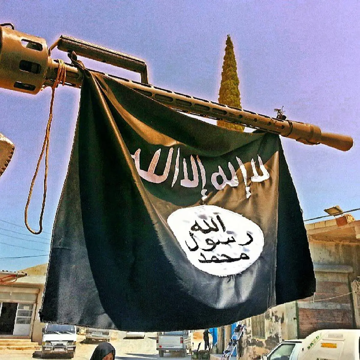 رونمایی از پرچم جدید مخالفان دولت سوریه +عکس و فیلم