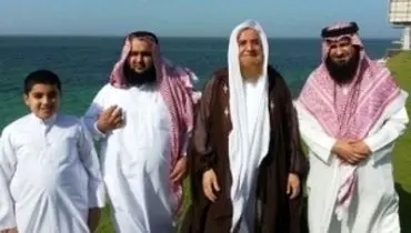 شیخ وهابی که به جهاد در سوریه دعوت کرده، در سواحل زیبای بحرین چه می کند+عکس