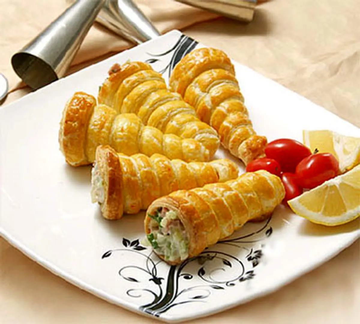 طرز تهیه ی قيف ژامبون با سيب زمينی