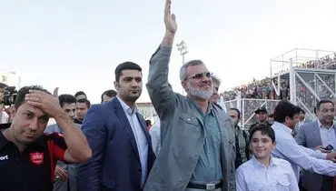 رویانیان: آقای کامبوزیا وقتی در پرسپولیس نیستی چرا دایی را می‌کوبی؟!/من و مالکی با هم می‌رویم