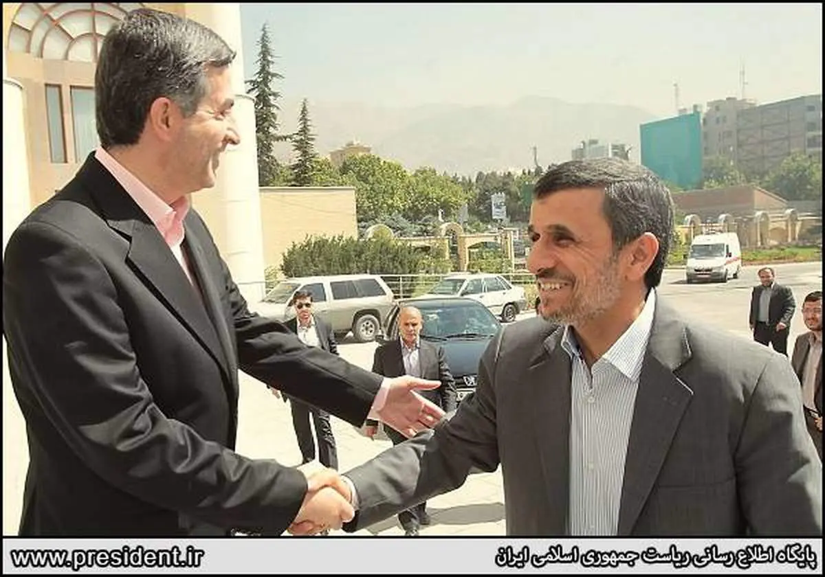 عکس/ استقبال مشایی از احمدینژاد