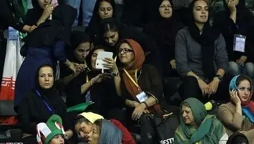 عکس بازیگران زن در استادیوم آزادی