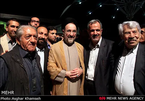 ژست جالب احمد خاتمی مقابل کاظم صدیقی در نماز جمعه+عکس