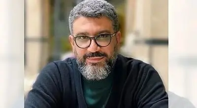 ویدیویی از رضا رشیدپور و آرایشگر جنجالی اش