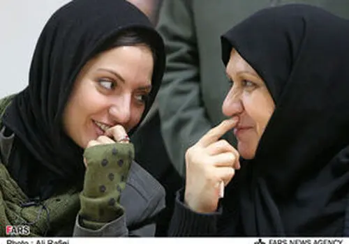 حرکت متفاوت مهناز افشار در عزاداری مادرش