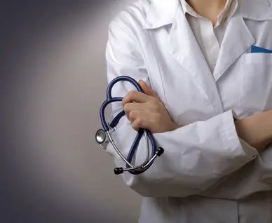 افزایش پزشک عمومی، چاره کار نیست؛ یک‌سوم پزشکان طبابت نمی‌کنند!
