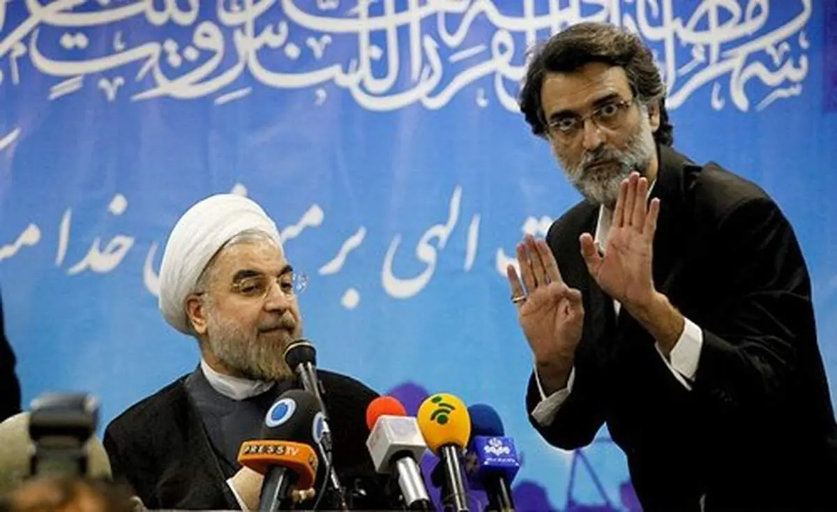 َعکس/ ژست مجری معروف در کنار روحانی